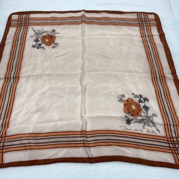 Oscar de la Renta Floral Scarf - Picture 4 of 5